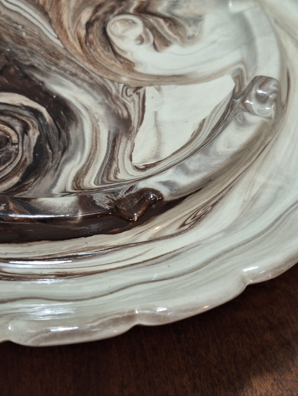 Vtg 80s Ceramic Cream & Brown Marble Swirl Scalloped Edge 10.5 In Ashtray Signed - Picture 10 of 16
